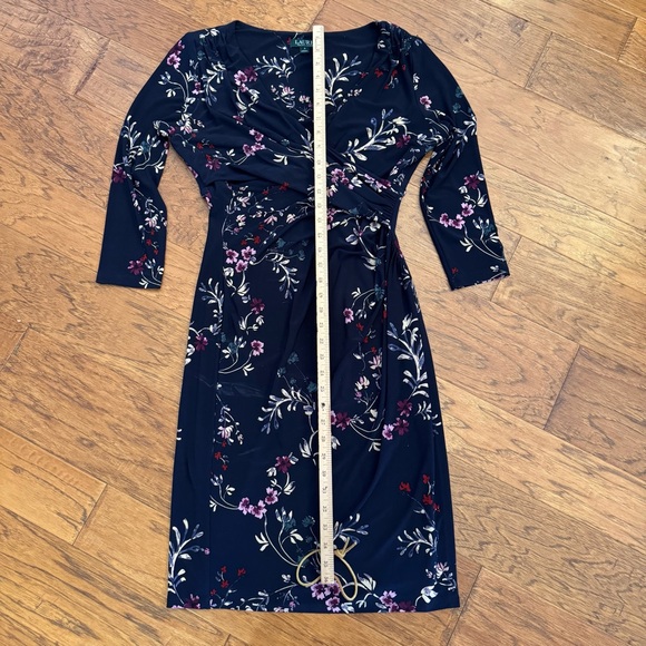 Lauren Ralph Blue Purple Faux Wrap 3/4 Sleeve Jersey Stretch Sheath Dress Sz 8 - Picture 11 of 11